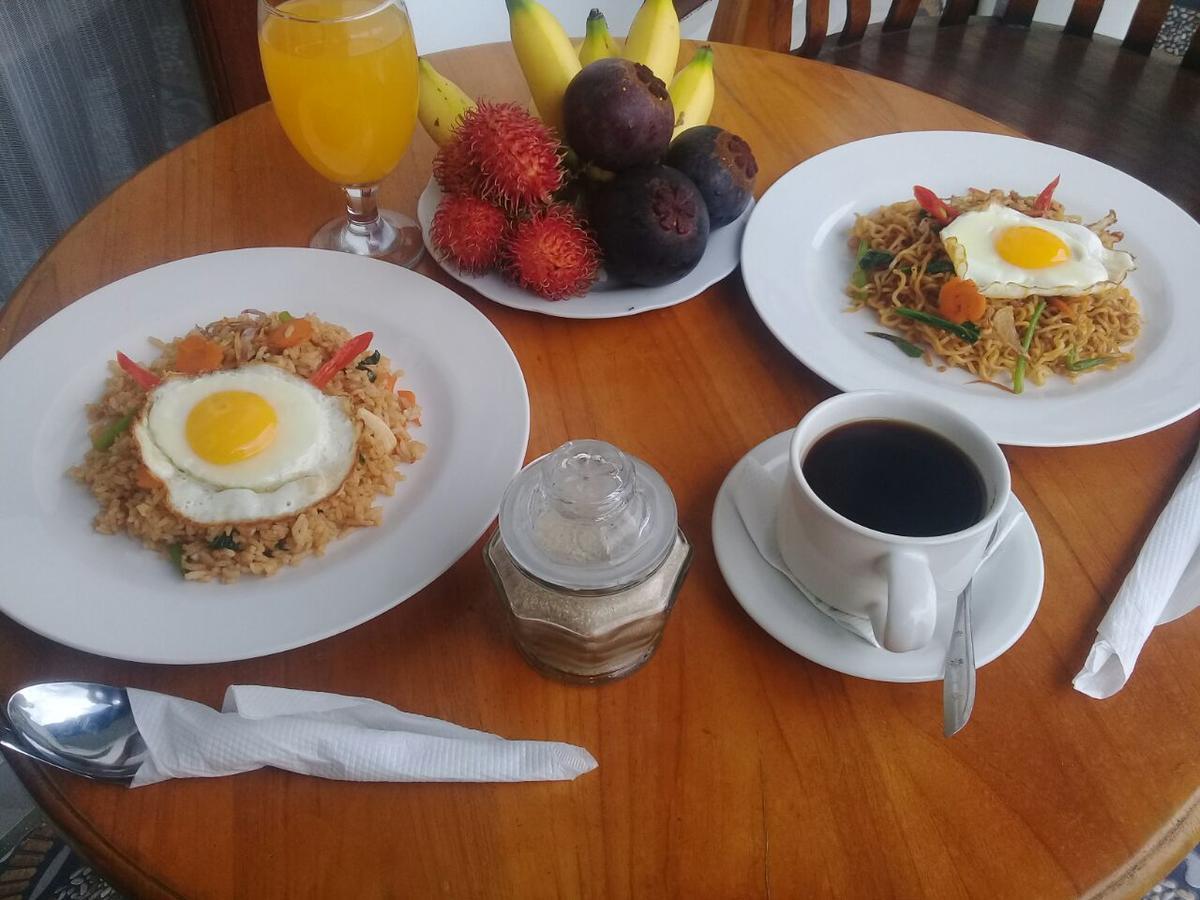 Aris Homestay And Warung Made Munduk Exterior foto